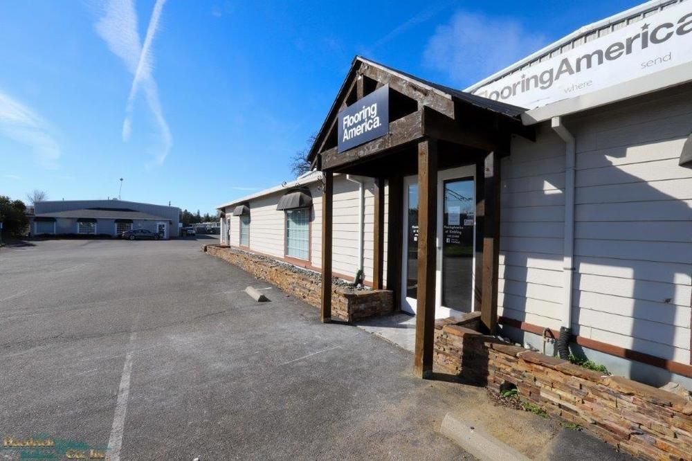 20250 Skypark Dr, Redding, CA 96002